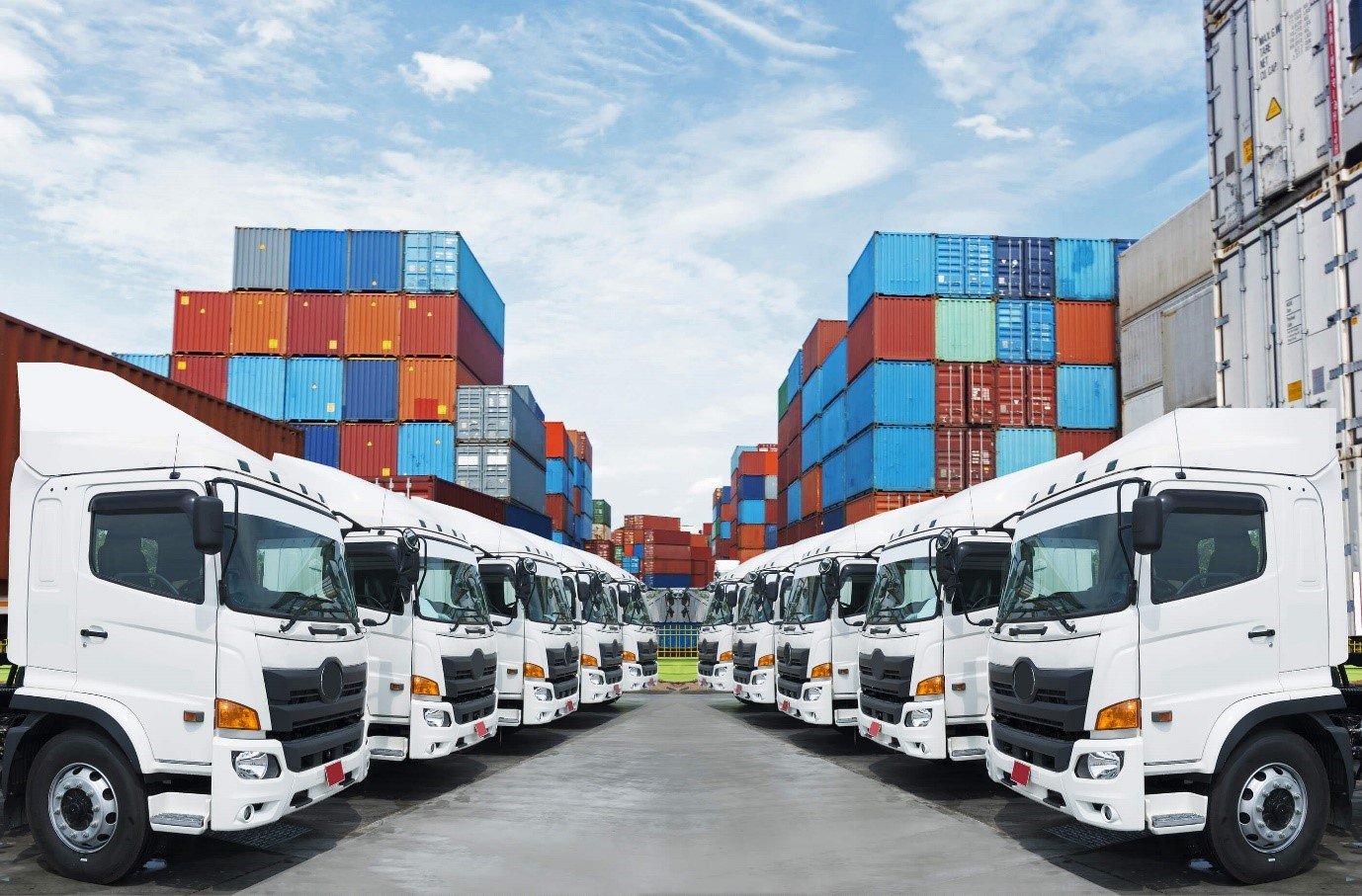 Long haul freight truck